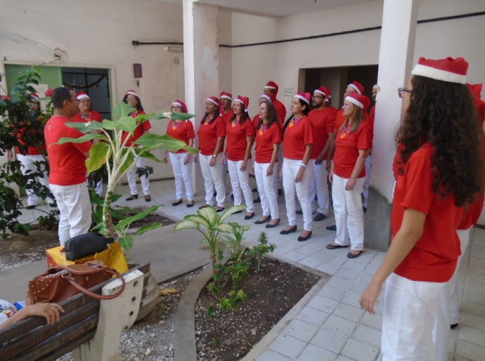 Coral Saúde em Canto realiza apresentação natalina