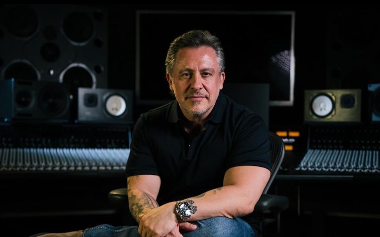 Rick Bonadio diz que IA é benéfica: 'Vai tornar inúteis os artistas medíocres'