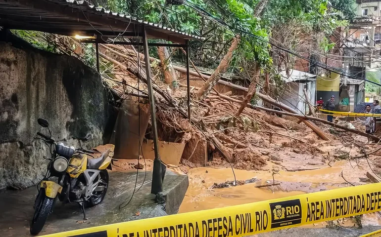 Entenda como a chuva provoca deslizamentos e desmoronamentos