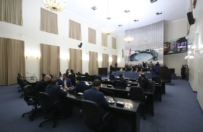 Assembleia Legislativa de Alagoas recebe projeto de lei que cria o Programa Bolsa Escola 10