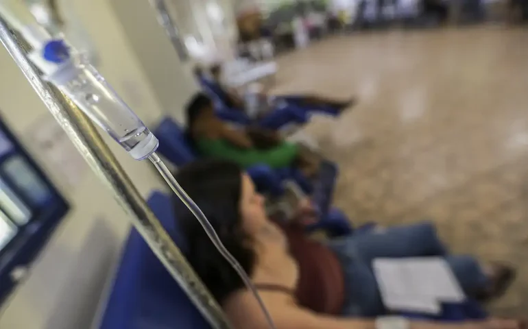 Brasil registra 2,6 milhões de casos prováveis de dengue