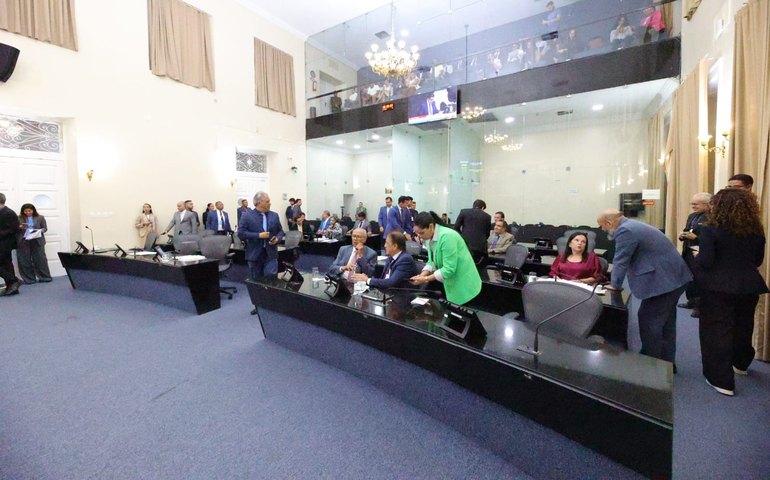 Assembleia mantém maioria dos vetos do Governo e derruba proposta sobre fibromialgia
