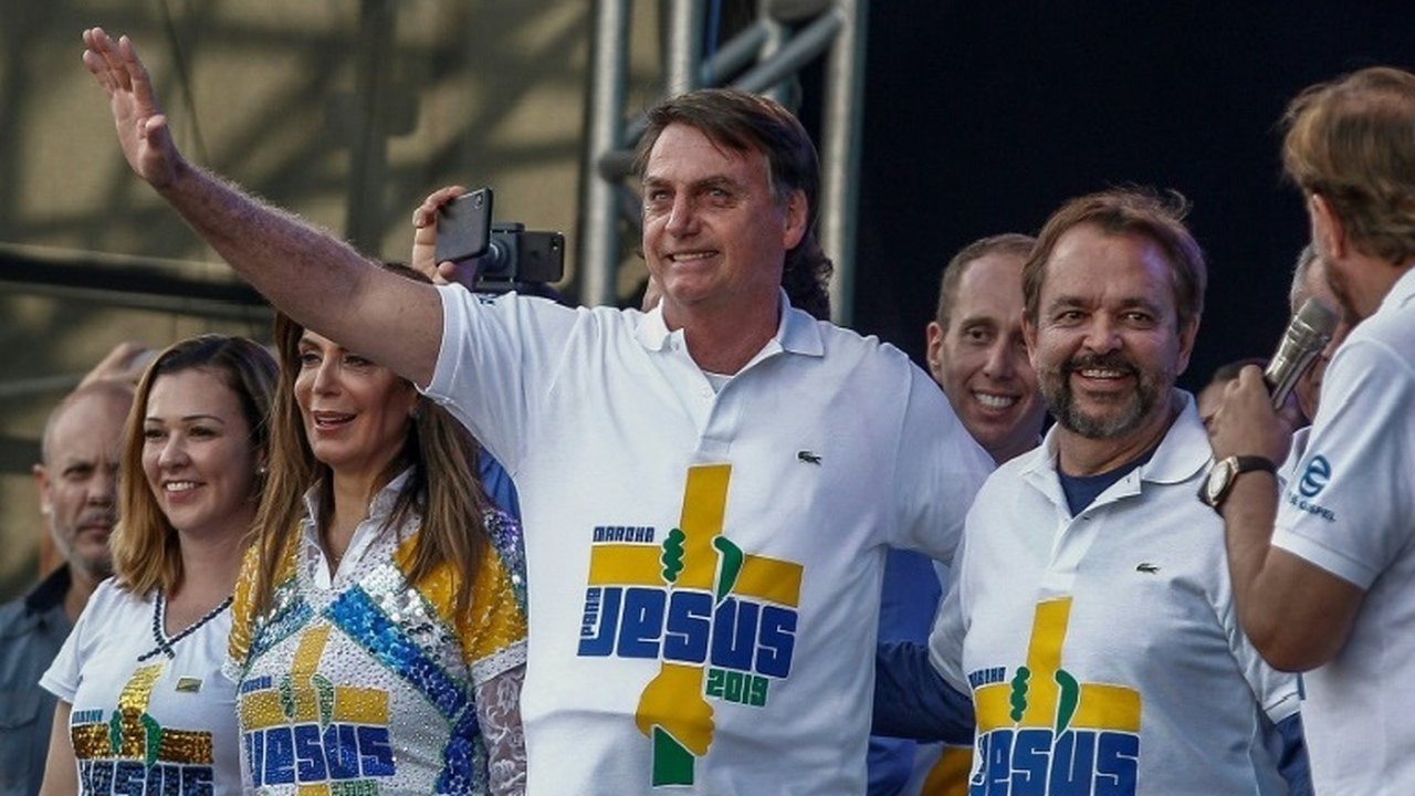 Por voto evangélico, Bolsonaro peregrina por Marchas para Jesus