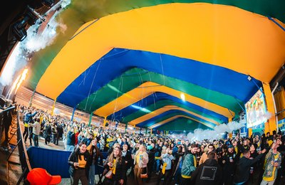 Brasil está na segunda fase da Copa e Ginga terá nova edição com shows de Tomate e Ariel B, na segunda, 29