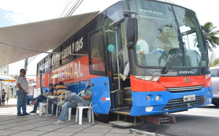 Unidade Móvel do Hemoal coleta sangue em Jaraguá nesta quarta