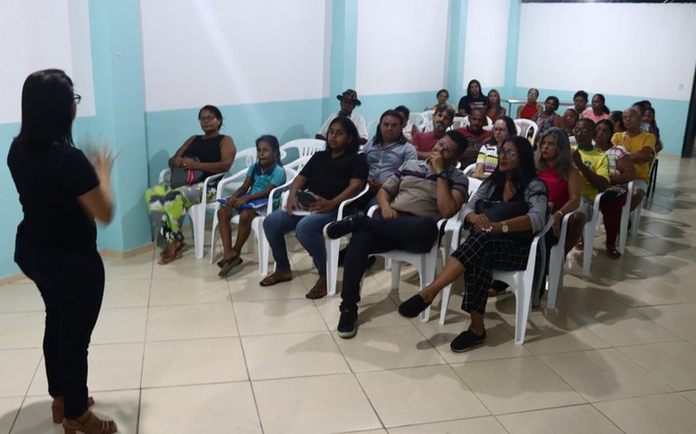 Comunidade da região lagunar de Maceió participa de projeto de alfabetização