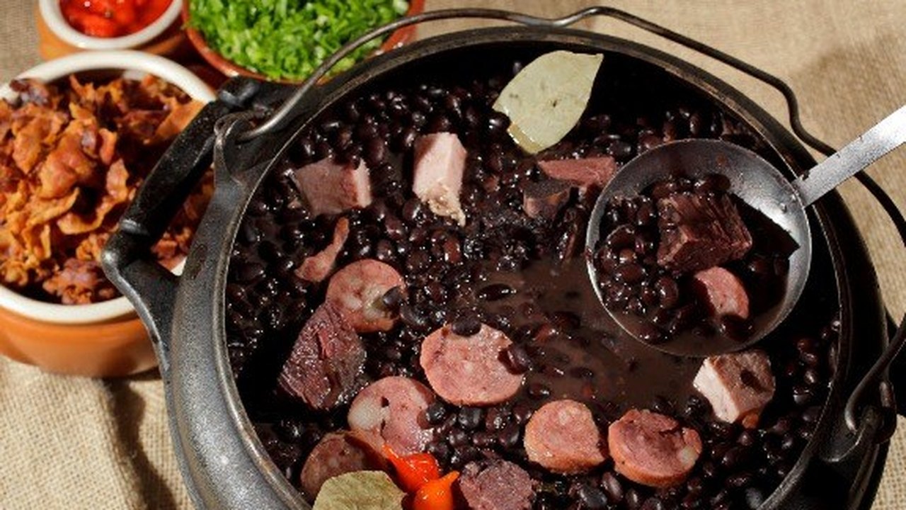 Feijoada é o carro-chefe da culinária da Região alagoana dos Quilombos