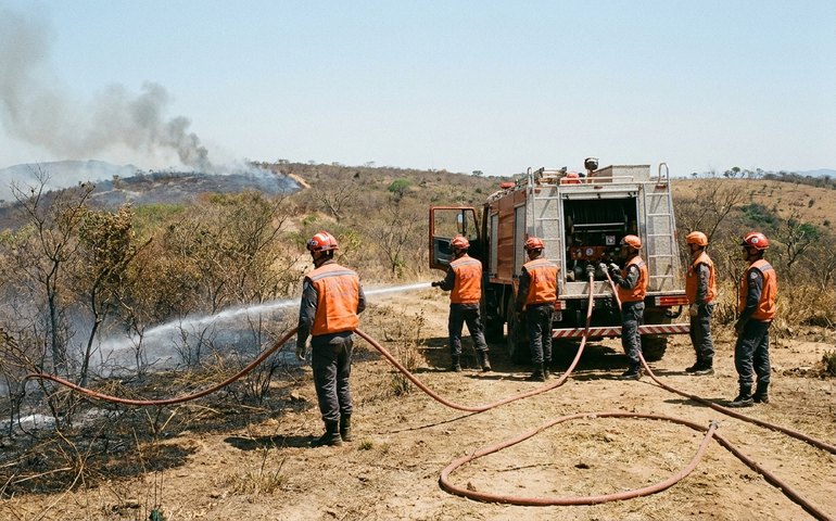 Defesa Civil de SP reforça ações de combate queimadas no período da estiagem 2026