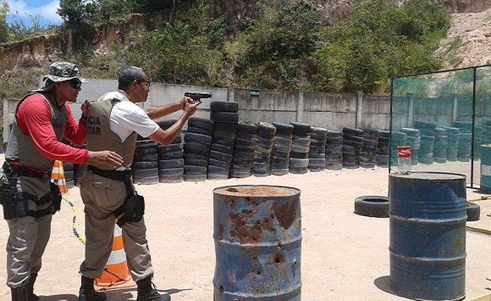 Policiais militares do 5º Batalhão são capacitados em instruções de tiro