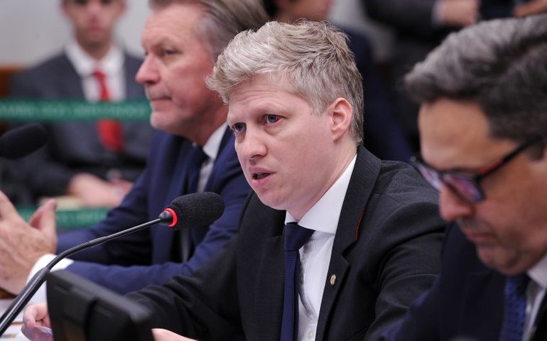 Jornalistas acusam Alexandre de Moraes de censura ao exigir bloqueio de contas da rede social X