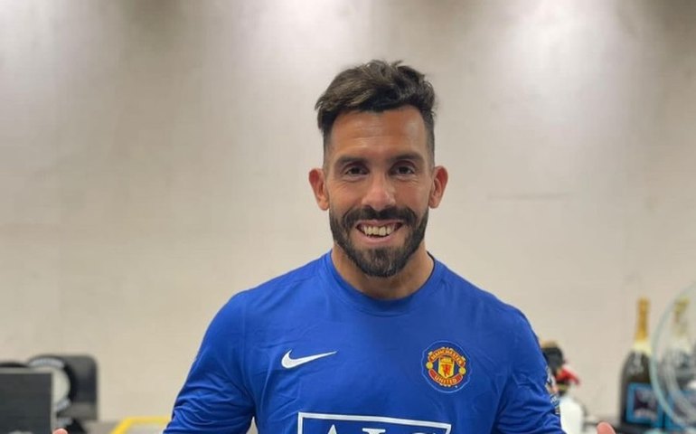 Tévez sofre acidente doméstico, bate a cabeça e vai ao hospital após concussão