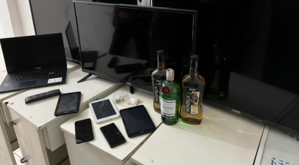 Investigados por roubar eletrônicos e bebidas de lojas são presos em Lagarto / Foto: Foto: SSP/SE