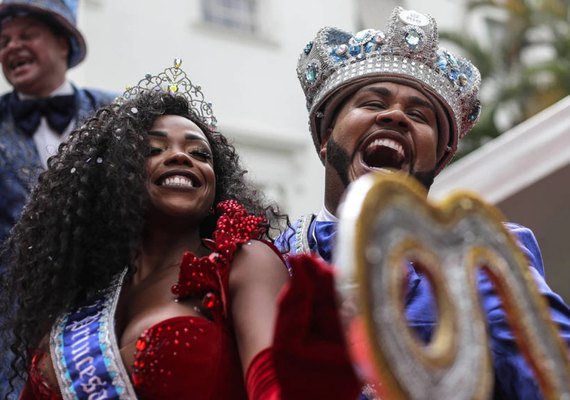 Escolas do Rio fazem homenagens, destacam a África e lembram a gripe espanhola