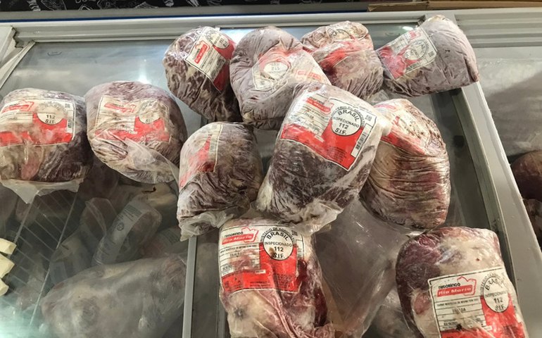 Vigilância Sanitária retira de circulação 950 kg de alimentos impróprios para consumo