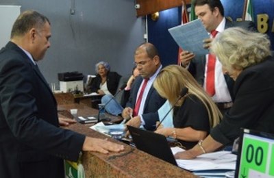 Câmara entra em recesso parlamentar com pauta de projetos zerada