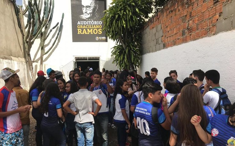 Companhia de Teatro denuncia desrespeito e calote de um ano em Palmeira