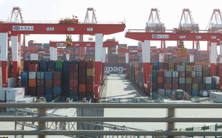 EUA vão taxar produtos da China em 104% a partir desta quarta