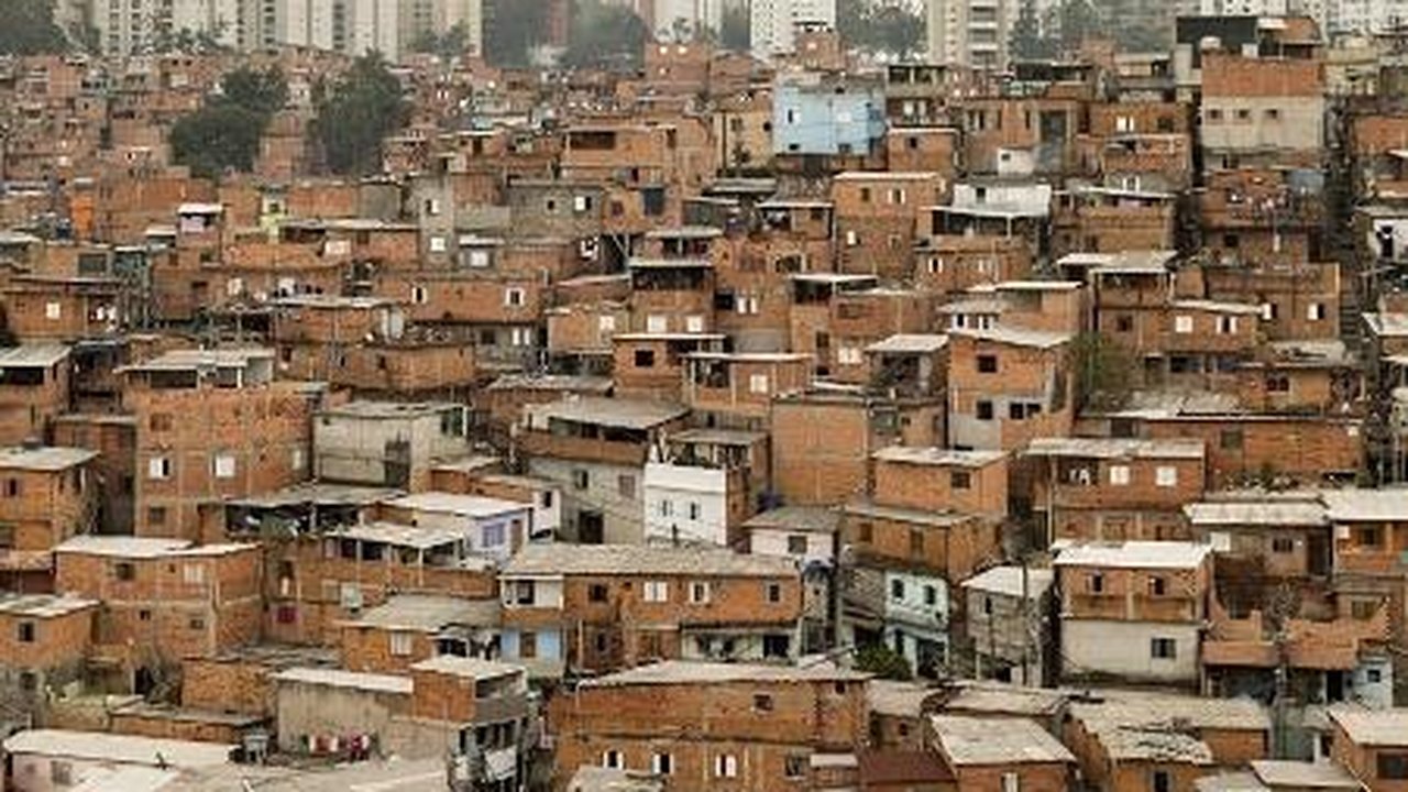 3 em cada 10 famílias brasileiras vivem sem nenhuma renda do trabalho, diz Ipea