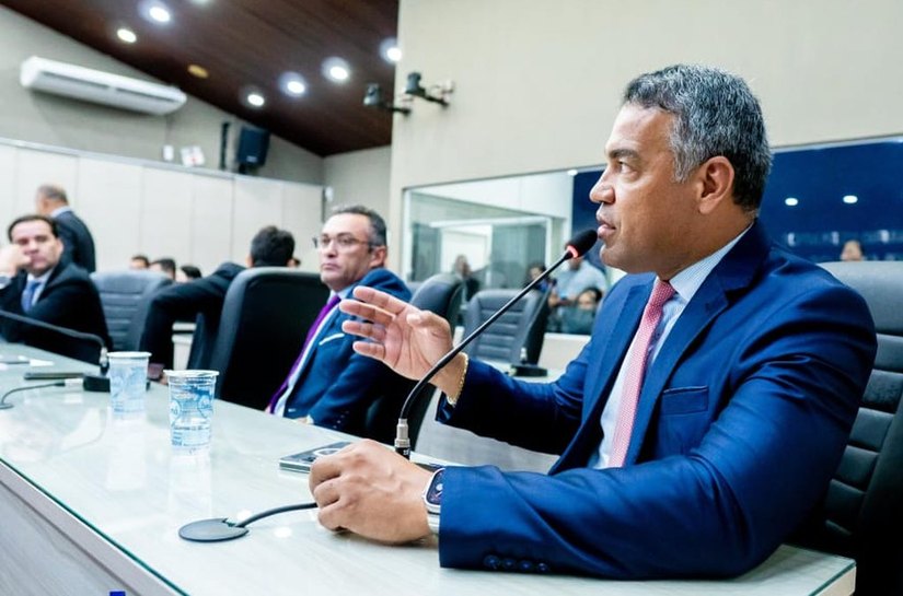 Vereador Siderlane Mendonça é afastado do cargo durante operação da Polícia Federal