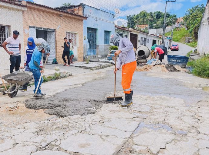 Prefeitura conclui recapeamento na região do Jatobá e melhora mobilidade no Centro de Penedo