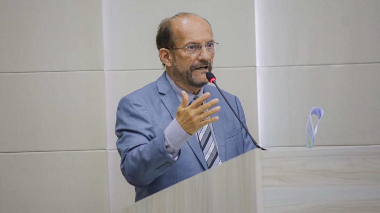 Vereador Cleber Costa faz Moção a candidato de Maceió ao tirar nota máxima na redação do Enem em Alagoas