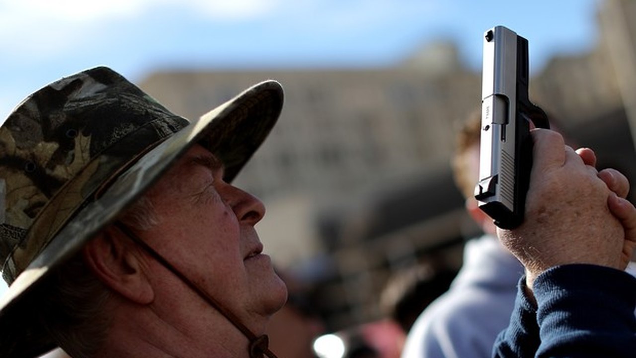 Votação de medidas de controle de armas tem resultados mistos nos EUA