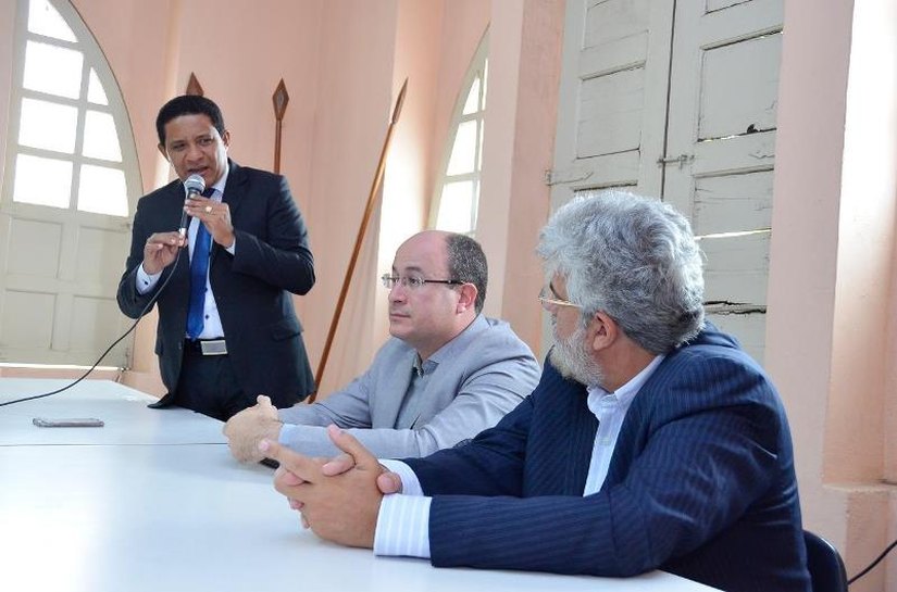 Prefeito Júlio Cezar faz palestra em seminário sobre boas práticas na gestão