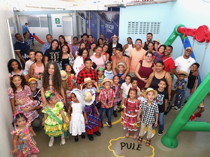 Arraiá das Crianças do Projeto Crescer celebra cultura nordestina e marcou entrega de reforma da unidade