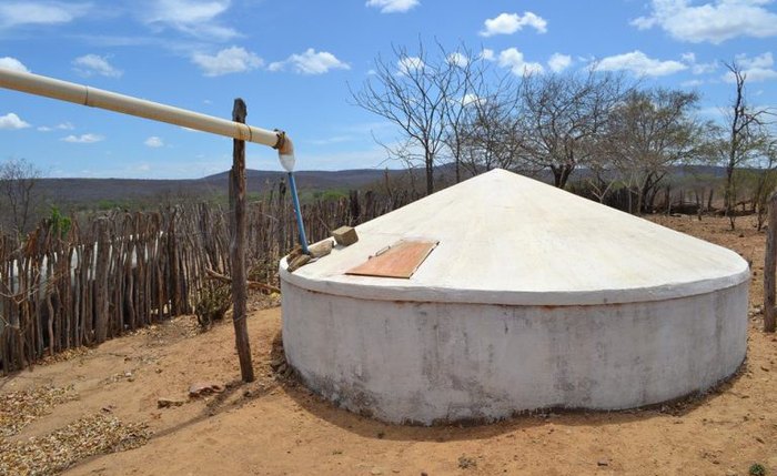 Cisternas abastecem famílias que moram em regiões castigadas pela seca Cisternas abastecem famílias que moram em regiões castigadas pela seca