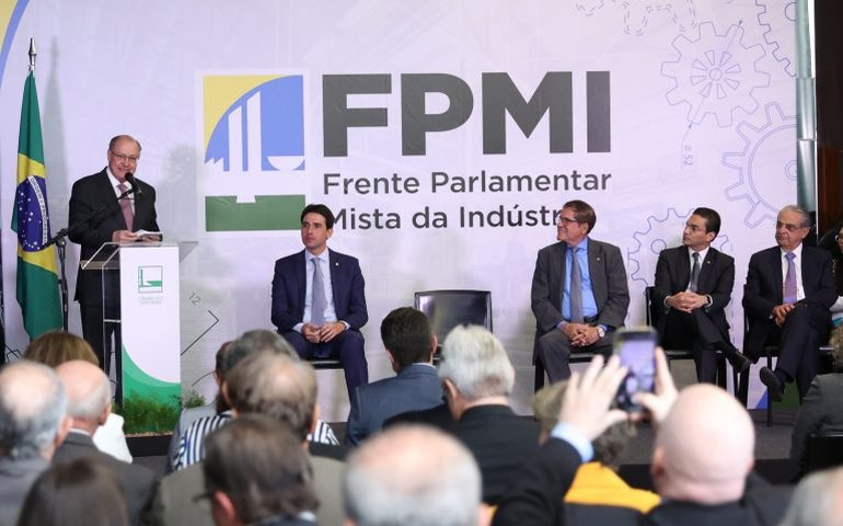 Frente Parlamentar Mista da Indústria defende marco fiscal e reforma tributária