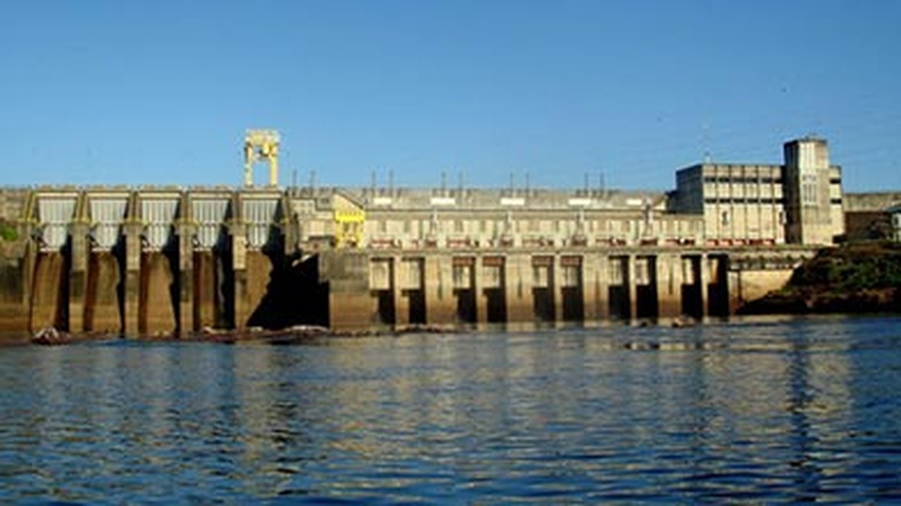 A Comissão de Serviços de Infraestruturadeve debater risco de falta de energia em 2015