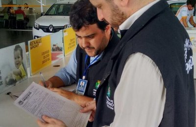 Procon Maceió fiscaliza concessionárias de veículos