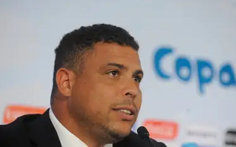 Ronaldo avalia SAF como melhor caminho para o Corinthians, mas volta atrás em participação
