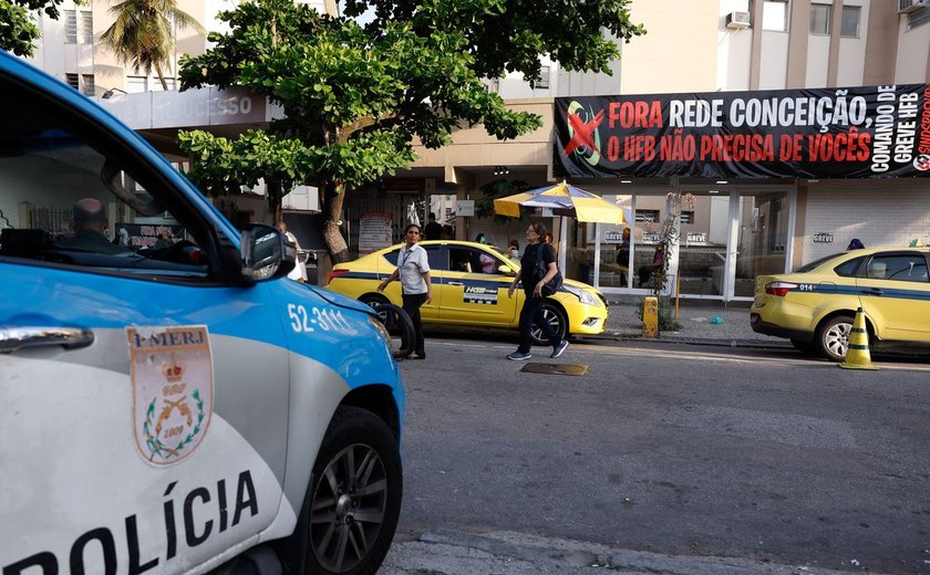 Manifestantes bloqueiam entrada de gestores em hospital do Rio