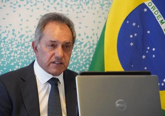 Argentino Daniel Scioli deixa embaixada do Brasil para assumir secretaria em governo Milei