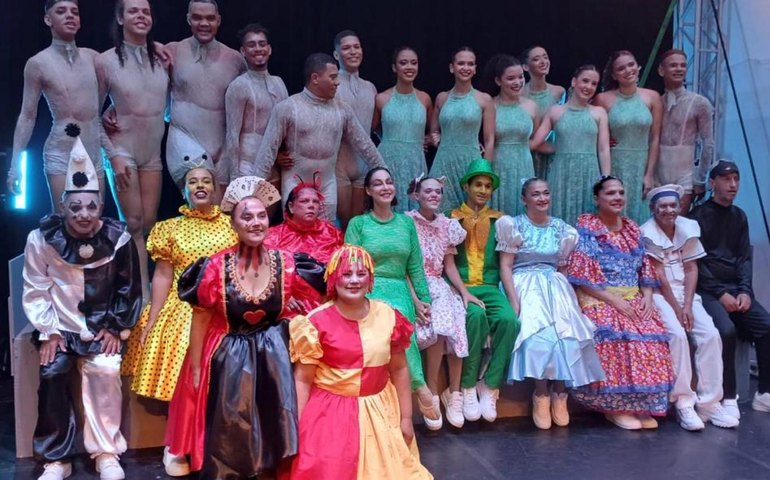 Usuários do Caps Casa Verde participam de espetáculo que celebrou os 120 anos de Nise da Silveira