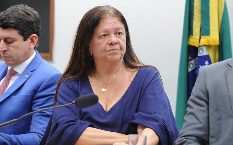 Comissão aprova projeto que isenta comprador de veículo usado de pagar multas anteriores