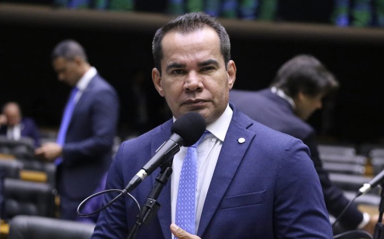 Comissão aprova livre estacionamento para oficiais de justiça em serviço