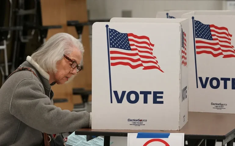 EUA acusam Rússia de gastar milhões para influenciar eleitores americanos