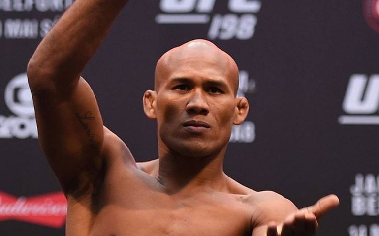Ronaldo Jacaré testa positivo para coronavírus e está fora do UFC 249
