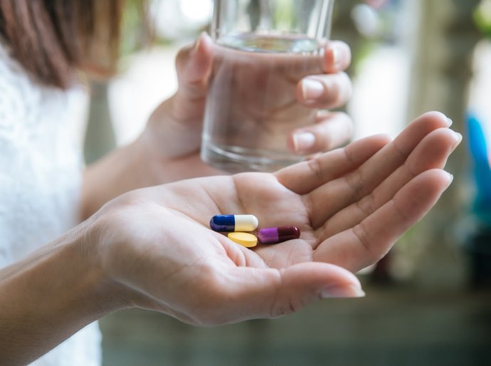 Brasileiros ainda desconhecem perigos da automedicação