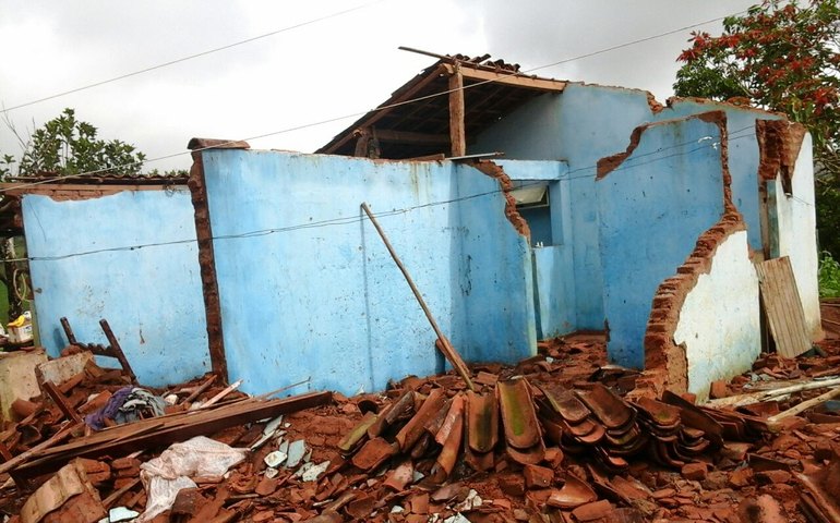 Desabamento deixa sete famílias desabrigadas em Palmeira