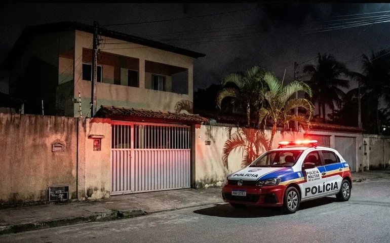 Execução no Antares: grupo invade residência e mata casal a tiros na madrugada desta sexta-feira