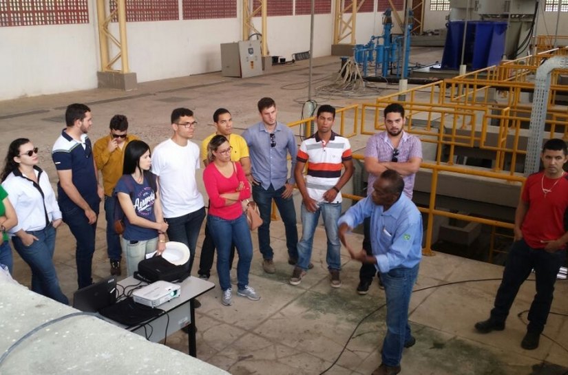 Alunos de Engenharia da Ufal vão ao Canal do Sertão para aula prática