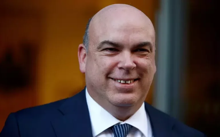 Quem são os herdeiros de Mike Lynch; magnata morreu em naufrágio na Itália e deixa fortuna de R$ 3,5 bilhões