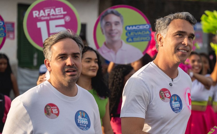 Rafael Brito destaca propostas para a saúde durante visita na Feirinha do Tabuleiro