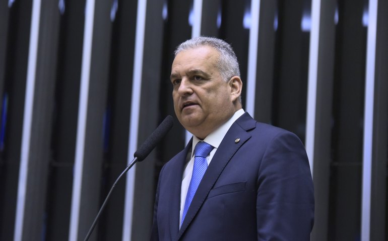Alfredo Gaspar vota contra aumento de impostos proposto pelo Governo Federal com retomada do antigo DPVAT