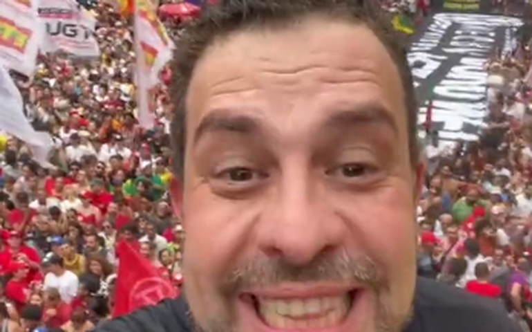 Em ato em SP, Boulos defende barrar 'anistia light': 'Não tem meio termo'