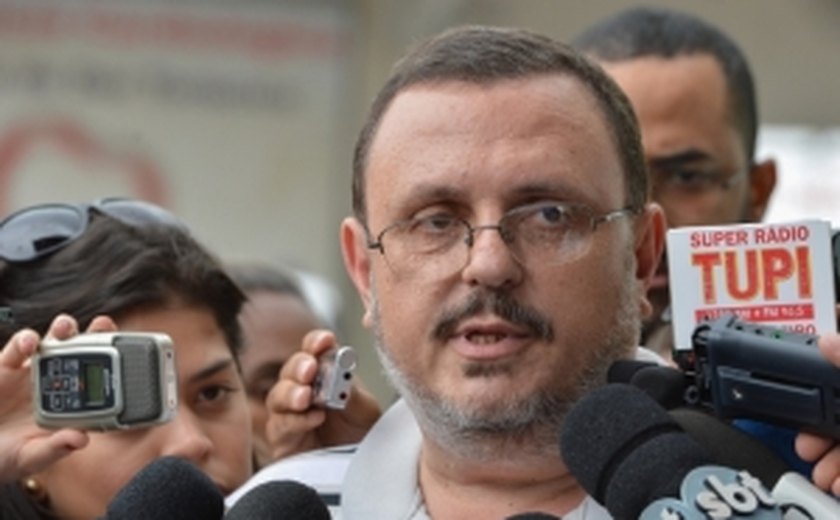 Estado de saúde de Genoino evoluiu, mas deputado ainda tem picos hipertensivos