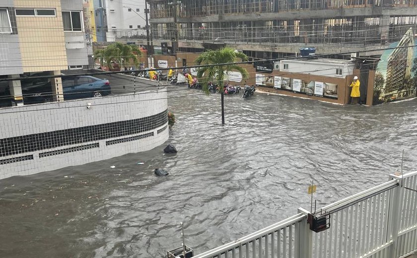 Inmet emite alertas de chuvas severas em Alagoas; 11 cidades sob risco extremo